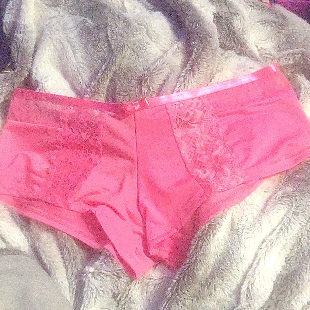Panties (half cheek)